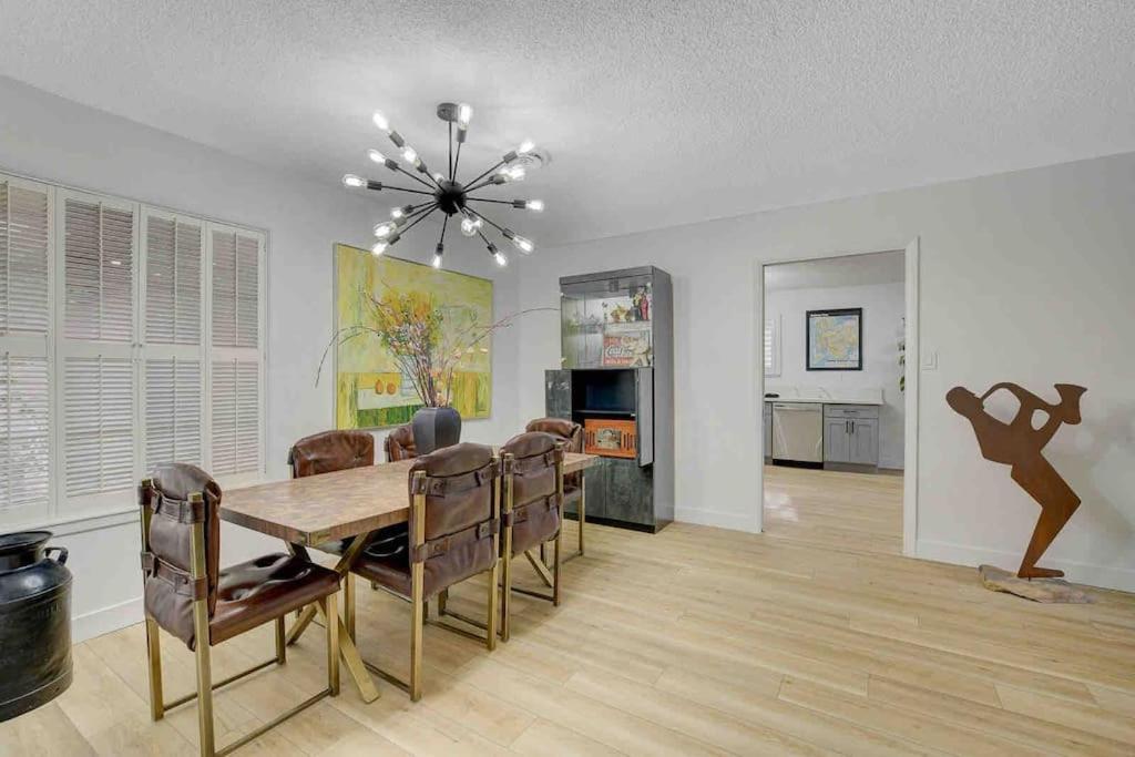 Resort Style 4 Bedroom House With Pool Minutes From Strip Las Vegas Exterior photo