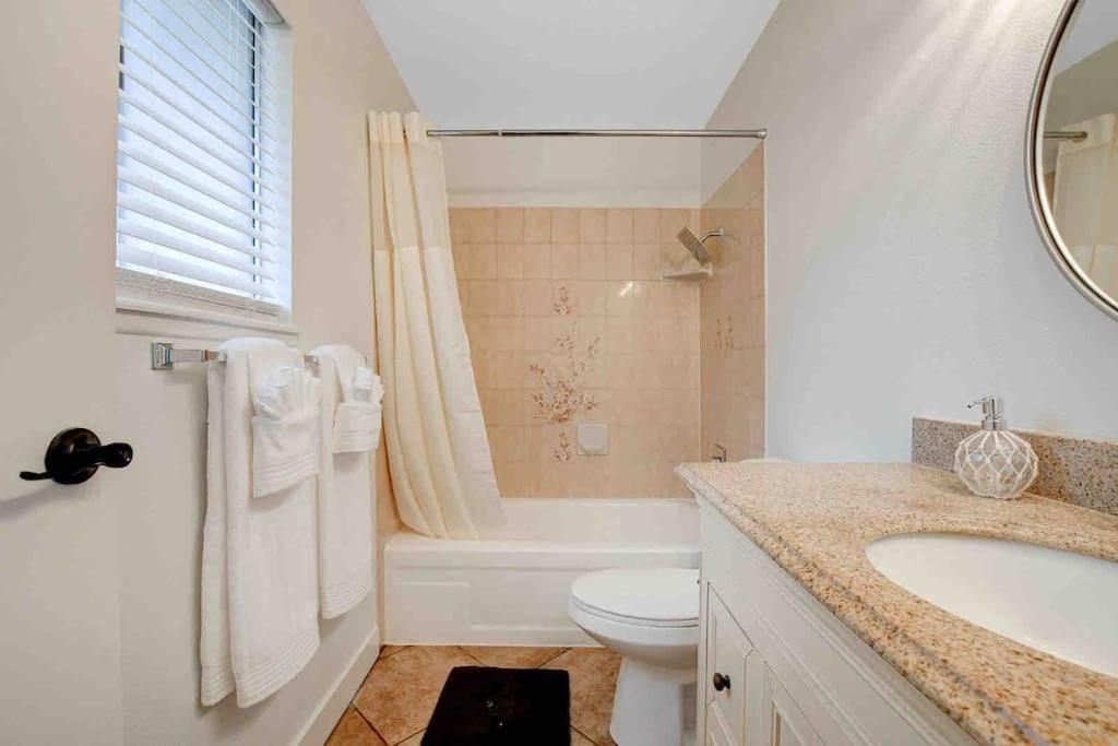 Resort Style 4 Bedroom House With Pool Minutes From Strip Las Vegas Exterior photo
