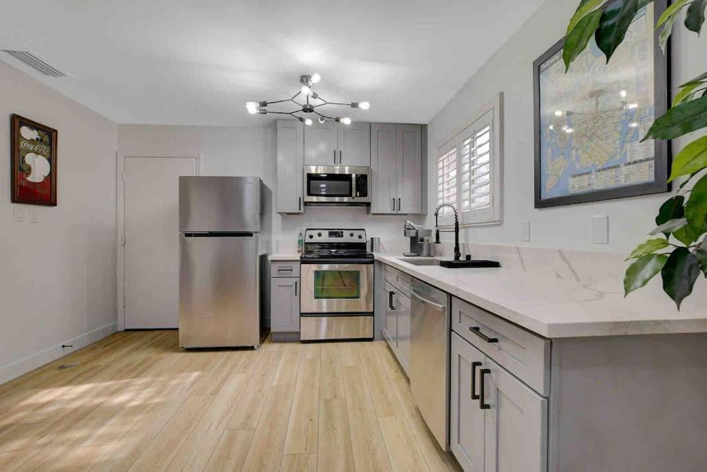 Resort Style 4 Bedroom House With Pool Minutes From Strip Las Vegas Exterior photo