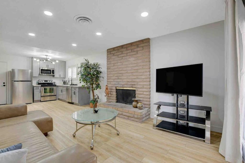 Resort Style 4 Bedroom House With Pool Minutes From Strip Las Vegas Exterior photo